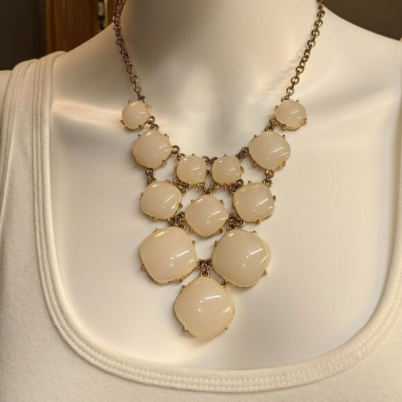 Gorgeous Vintage milky white glass stone statement necklace - Picture 2 of 14